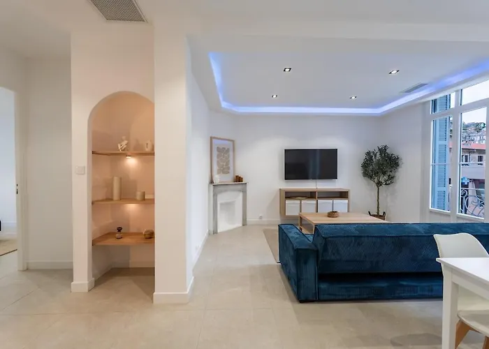 Bright In Apartment *